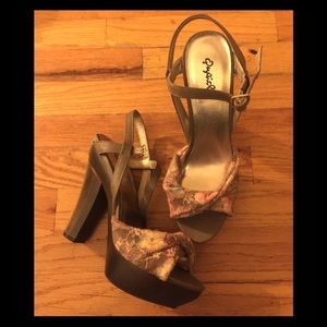 Qupid Women’s 👠 Heels.